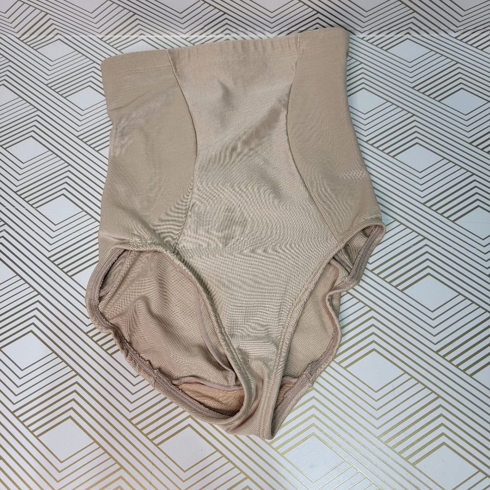 Miraclesuit Women's Beige Extra Firm Control Hi-Waist Brief 2625 Size Medium.